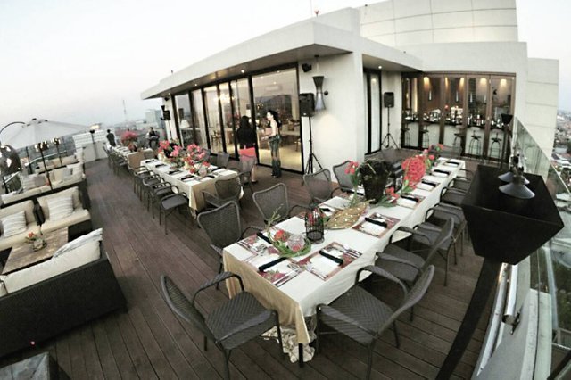 Seventeen Skyview Resto Lounge Gubeng