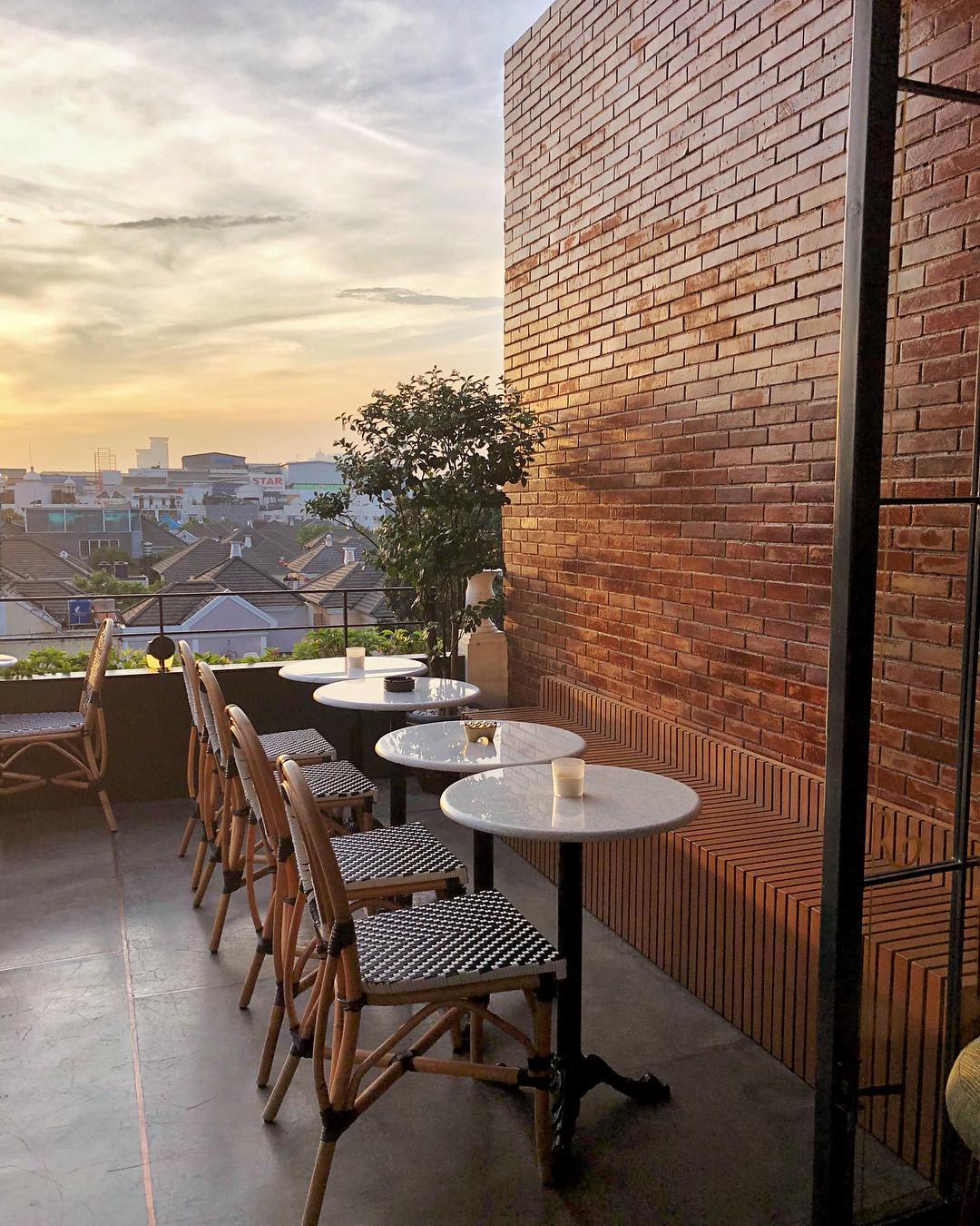 Red Door Koffie House Serpong Utara